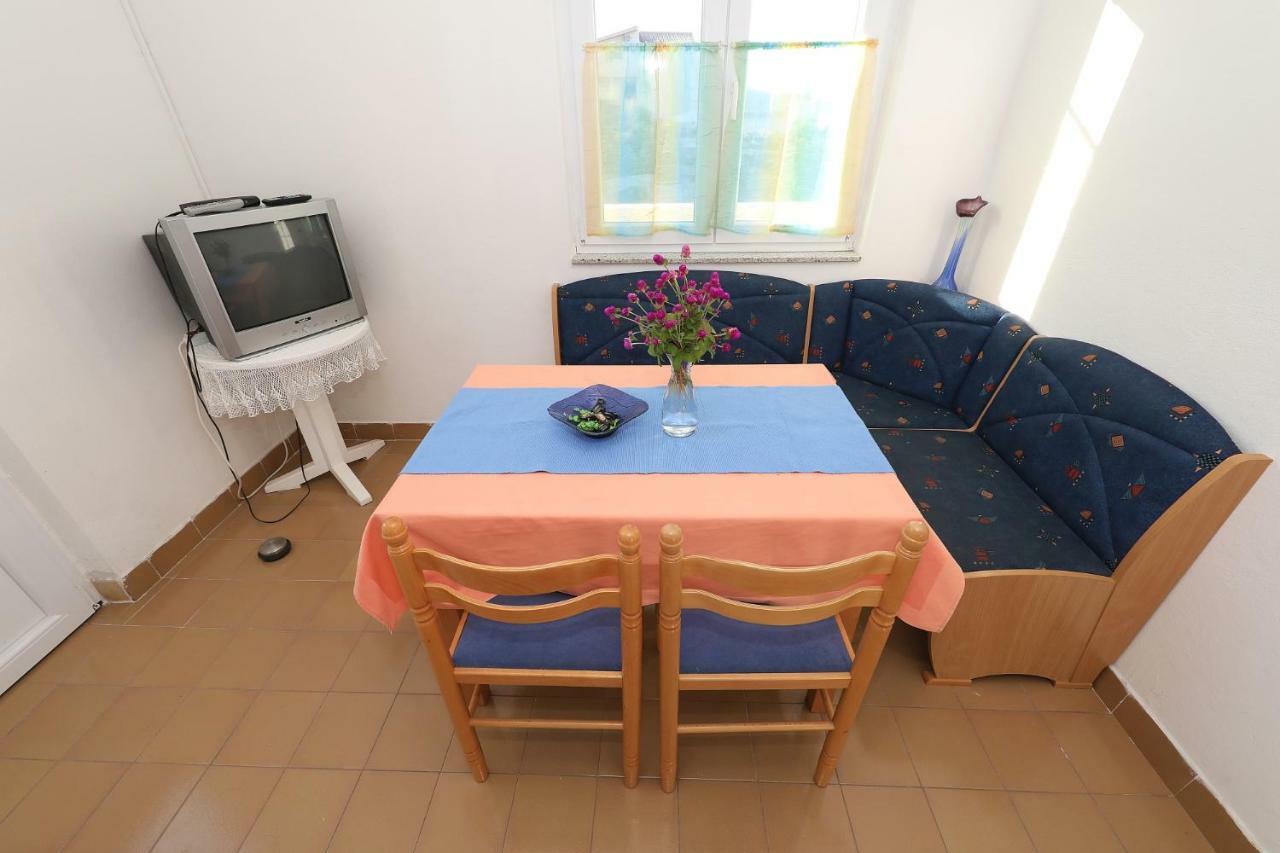Apartmani Mila Pag Town Esterno foto