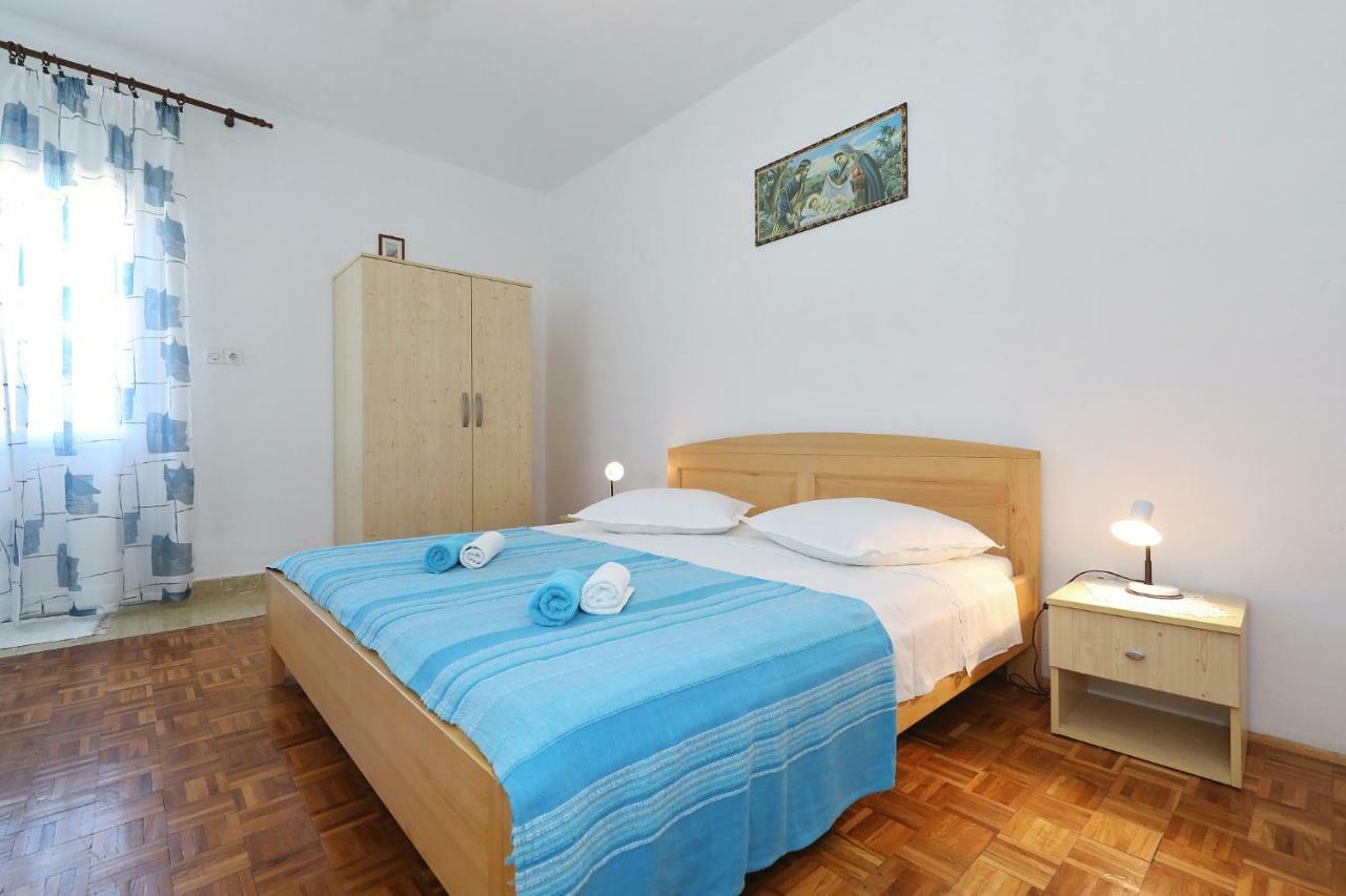 Apartmani Mila Pag Town Esterno foto