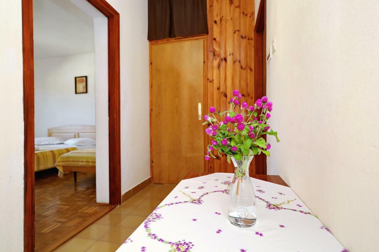 Apartmani Mila Pag Town Esterno foto