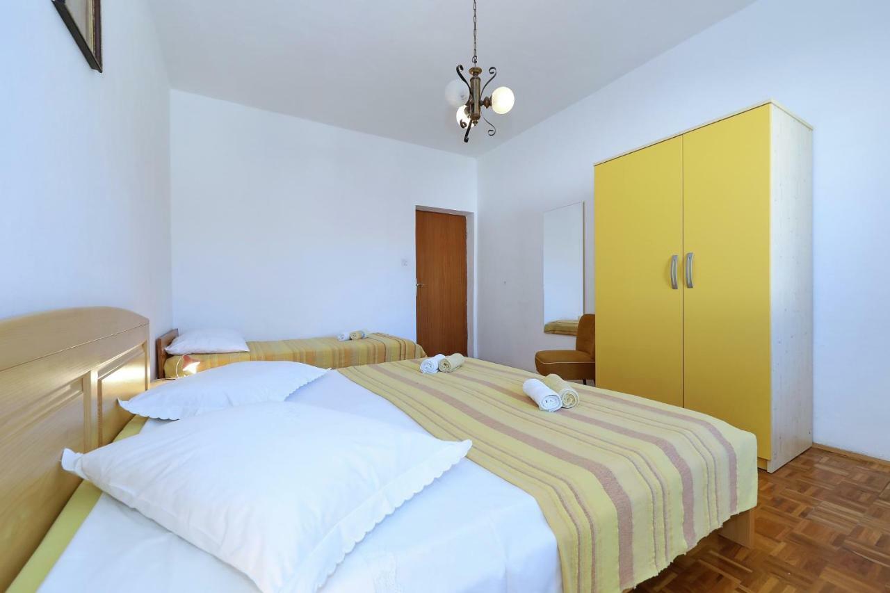 Apartmani Mila Pag Town Esterno foto