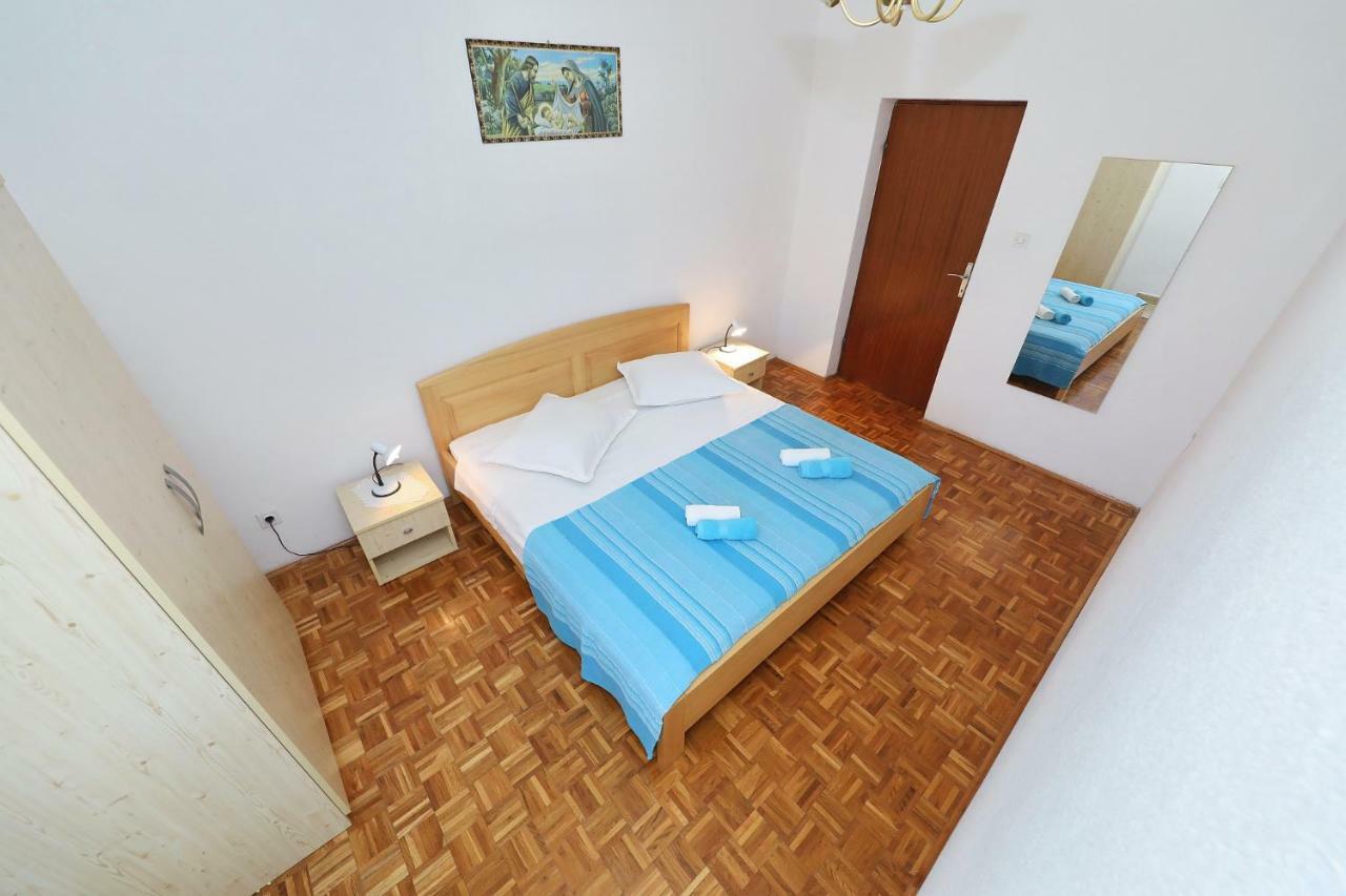 Apartmani Mila Pag Town Esterno foto