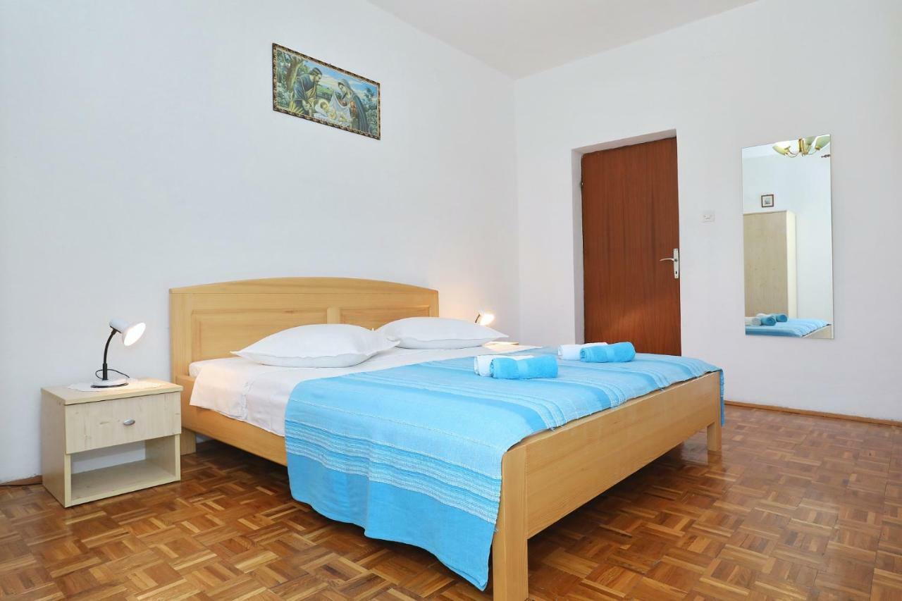Apartmani Mila Pag Town Esterno foto