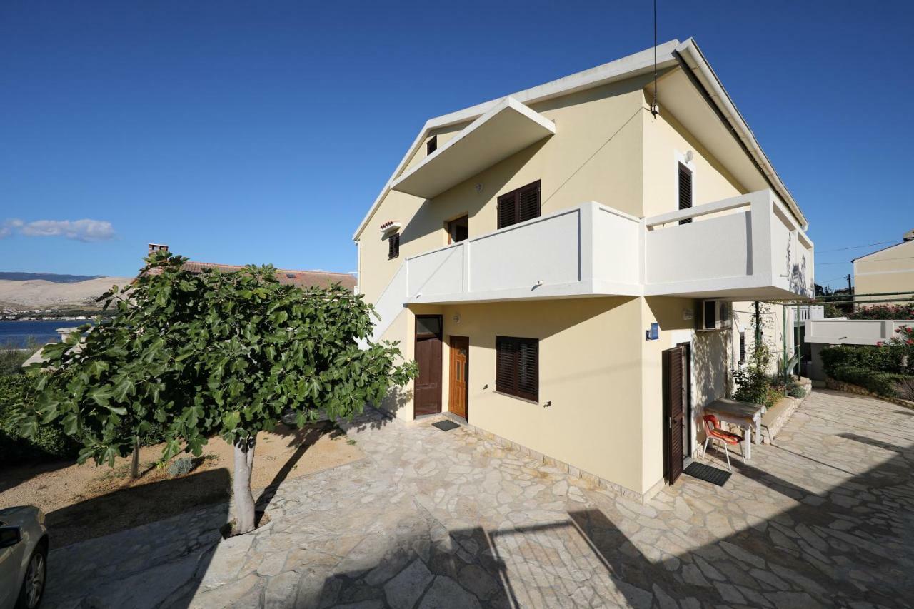 Apartmani Mila Pag Town Esterno foto